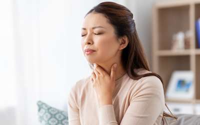 Dores de garganta constantes? Conheça os riscos